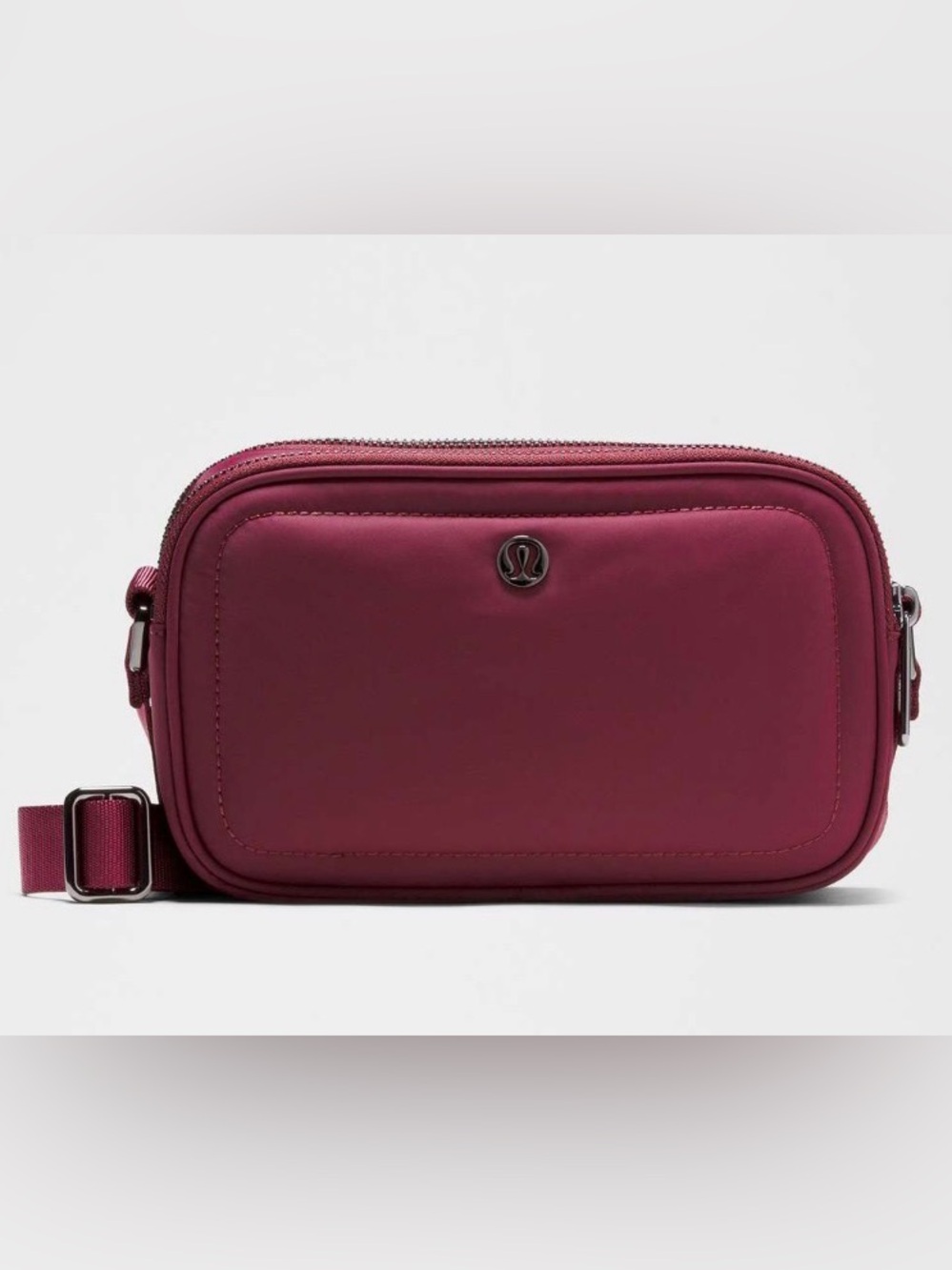 Lululemon Crossbody Camera Bag 2L
Wine Berry